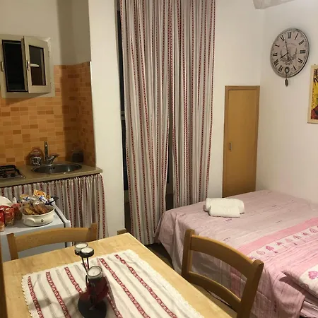 Petali Rosa - Dimora Pietra Maison d'hôtes 3*